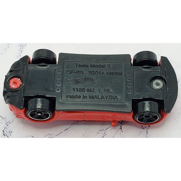 Hot Wheels Tesla Model S Red HW Workshop New For 2015 217/250 - Picture 7 of 7